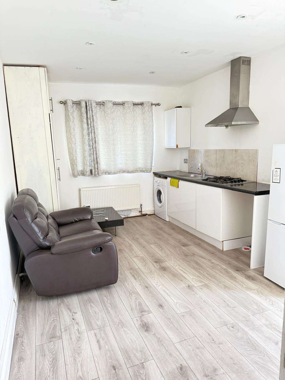 006 Redclose Avenue, Morden SM4