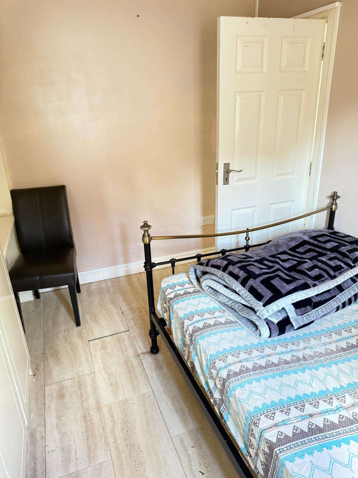 012 Redclose Avenue, Morden SM4