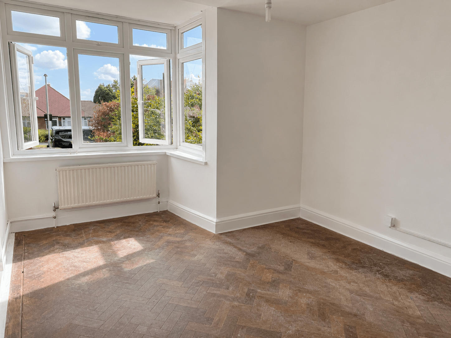 2F8E7848-1DED-41AB-BE7B-8D6D02735E29 5 bedroom detached family home