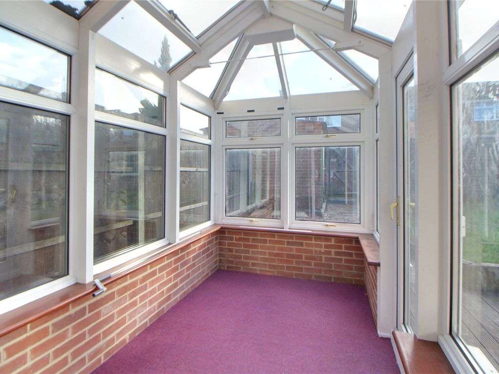 Comcevetory of 3 bed house in Guildford Brook Close, GU12 6AJ