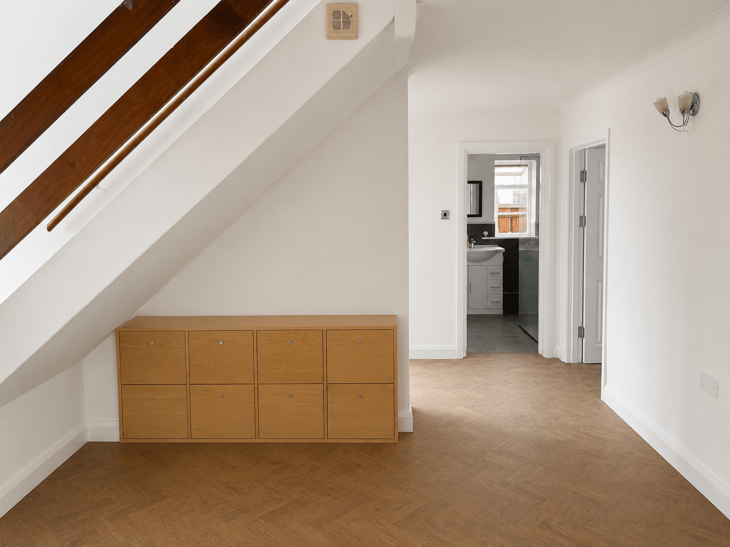 Hall Way in 5 bedroom house in Epsom 5 bedroom detached family home
