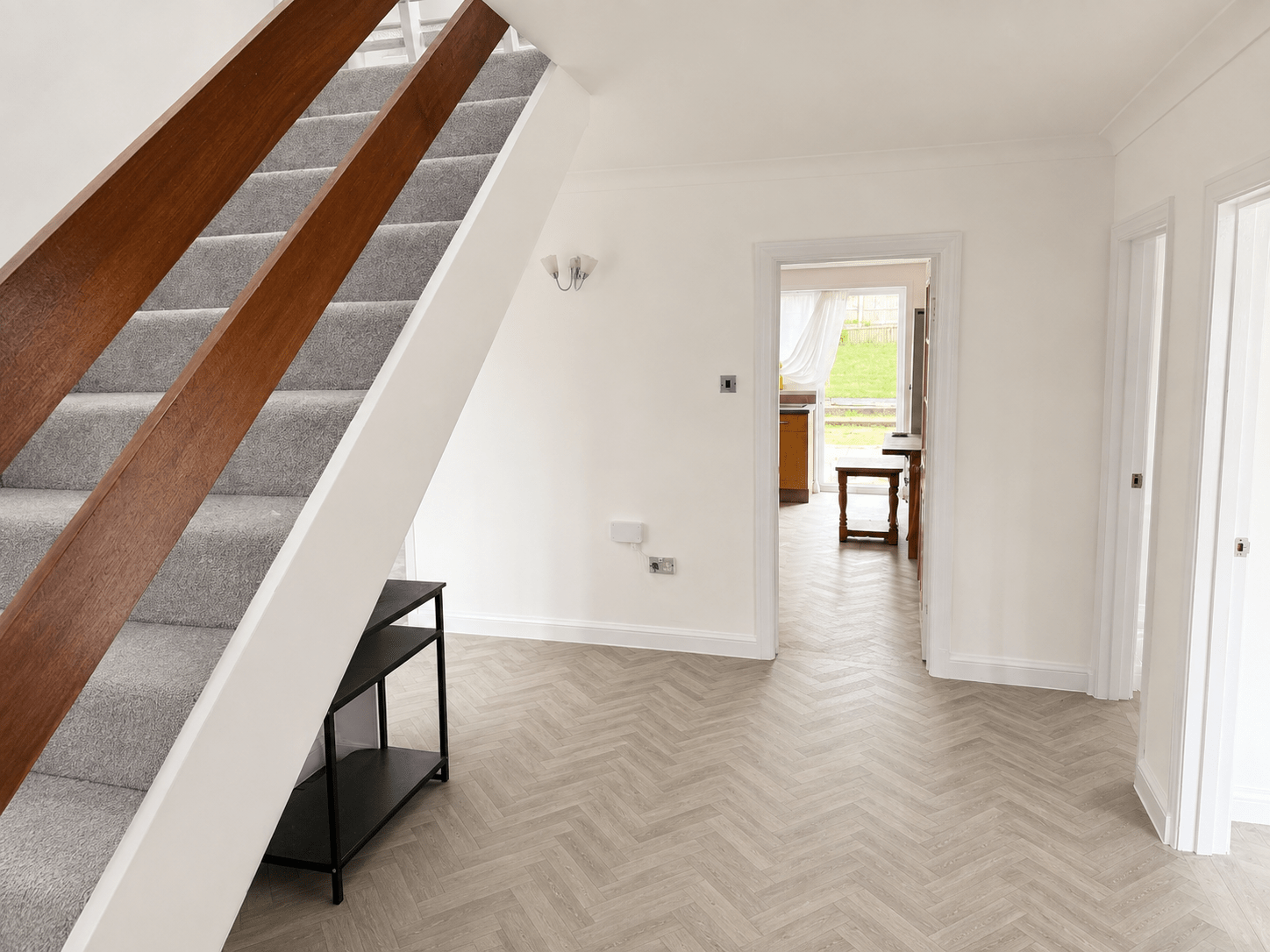 Hallway in 5 bedroom house in Epsom 5 bedroom detached family home
