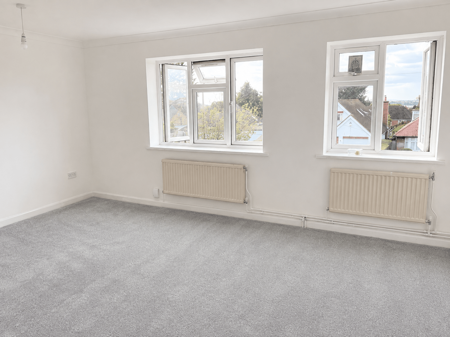 Reception in 5 bedroom house in Epsom 5 bedroom detached family home