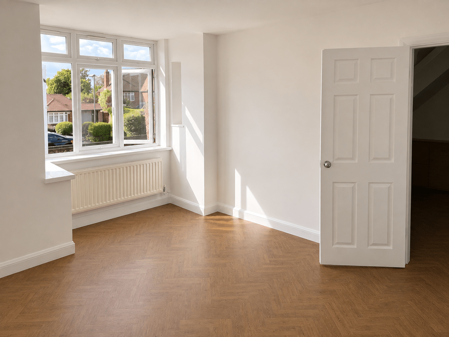 SIngle room in 5 bedroom house in Epsom 5 bedroom detached family home