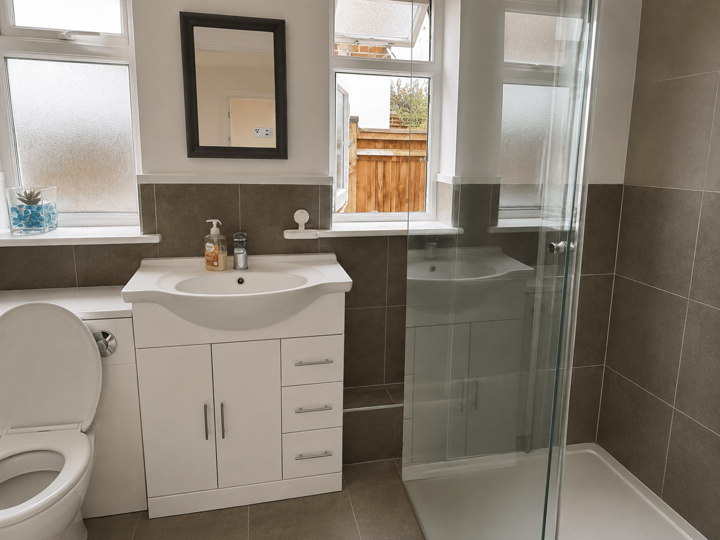 second bathroom in 5 bedroom house in Epsom 5 bedroom detached family home