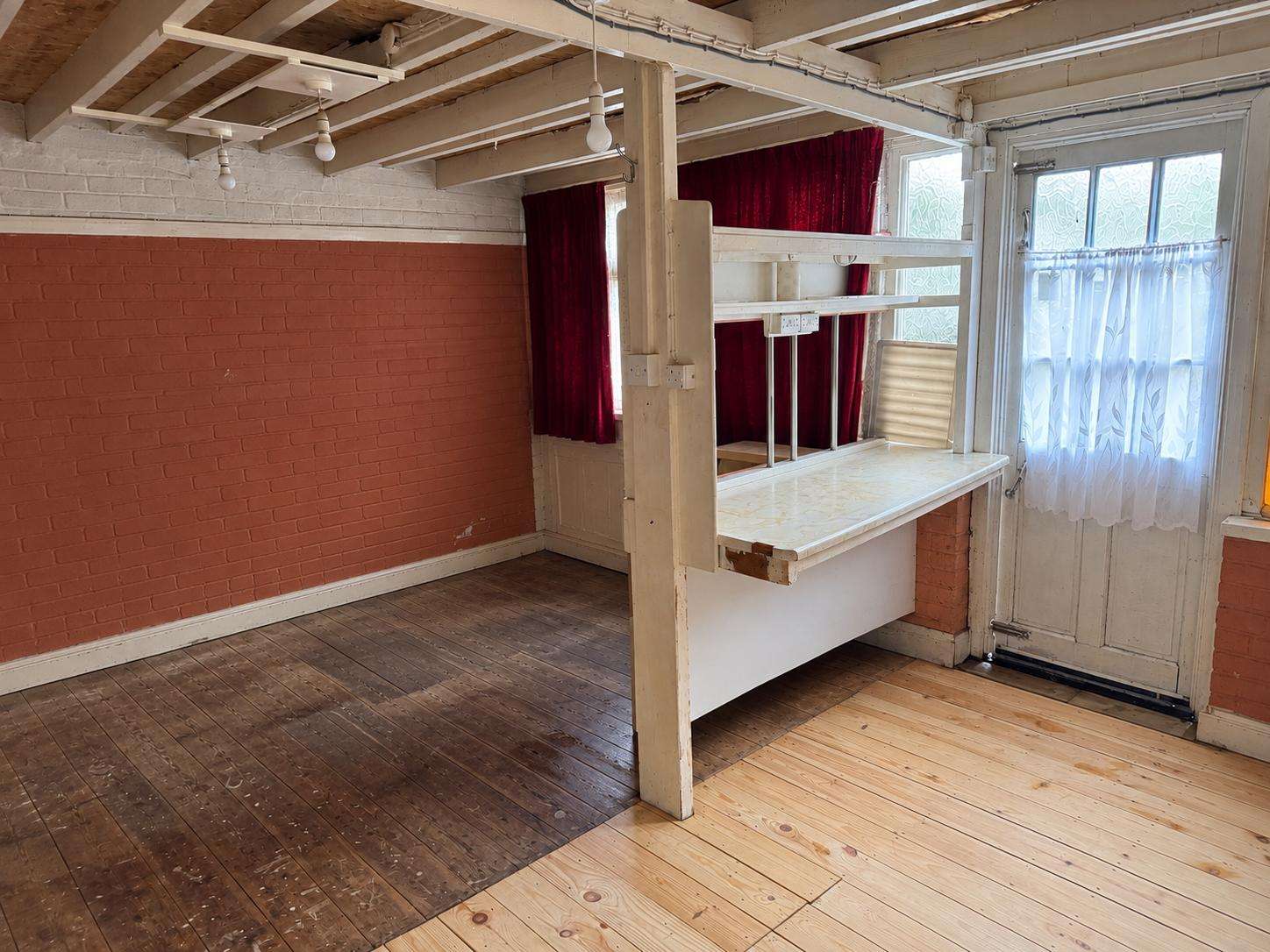 3 Bed house in Mitcham Conservatory1 Spencer Road, MItcham, CR4 1SJ