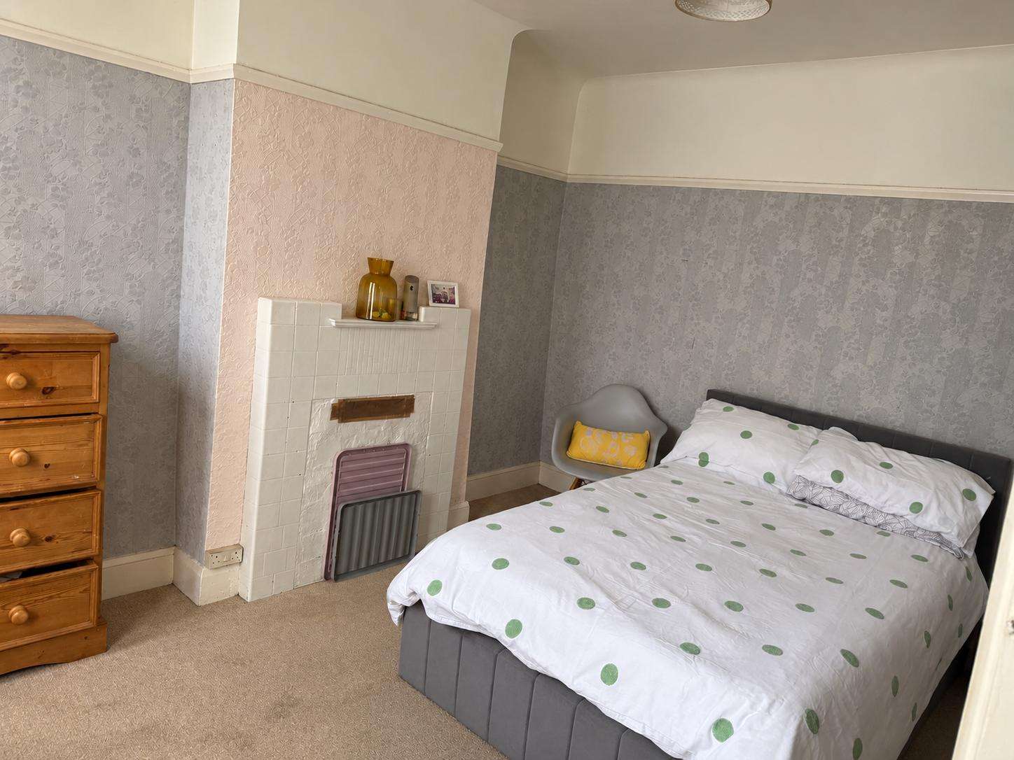 3 Bed house in Mitcham Double bedroom Spencer Road, MItcham, CR4 1SJ