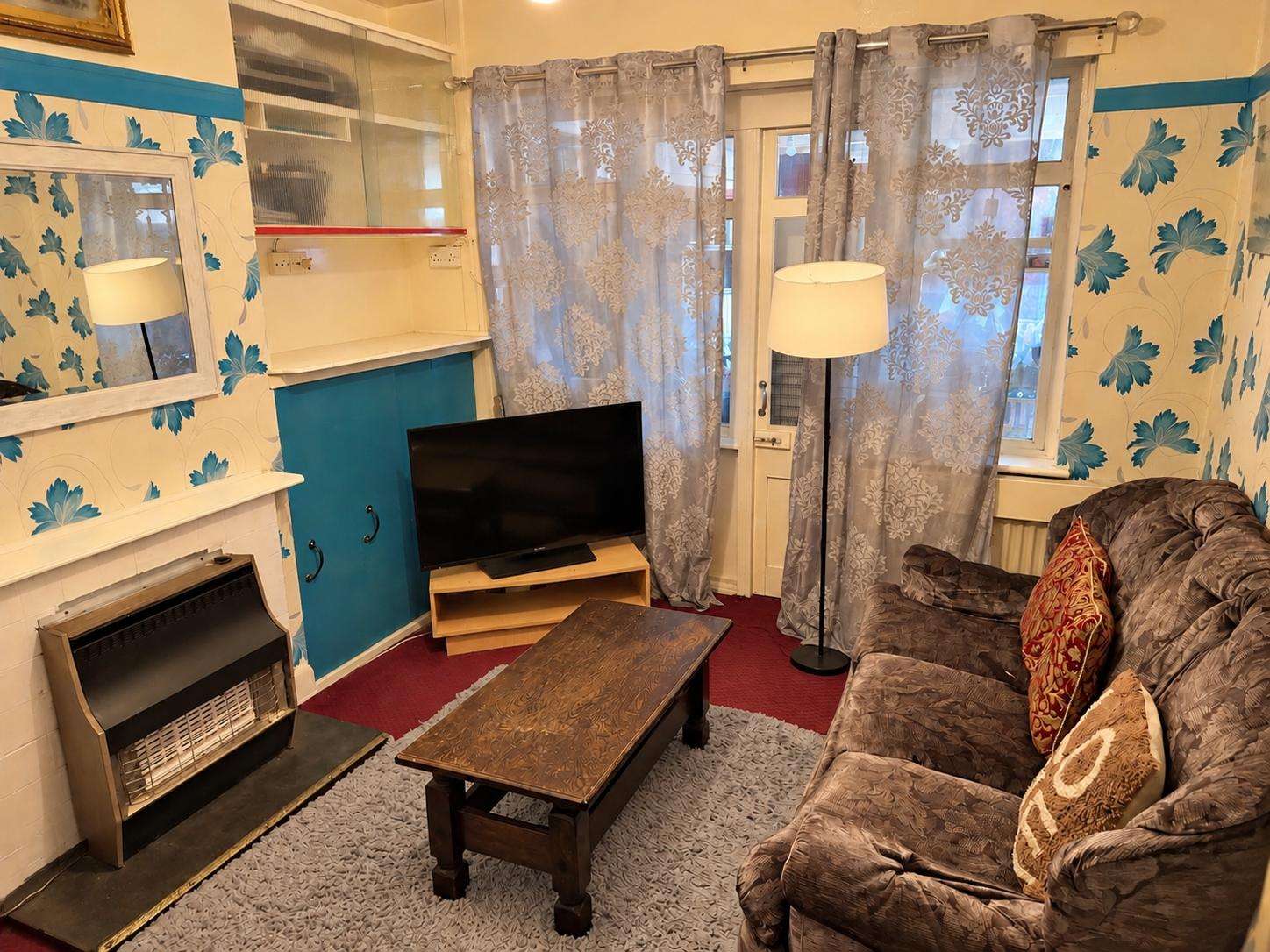 3 Bed house in Mitcham Reception Spencer Road, MItcham, CR4 1SJ