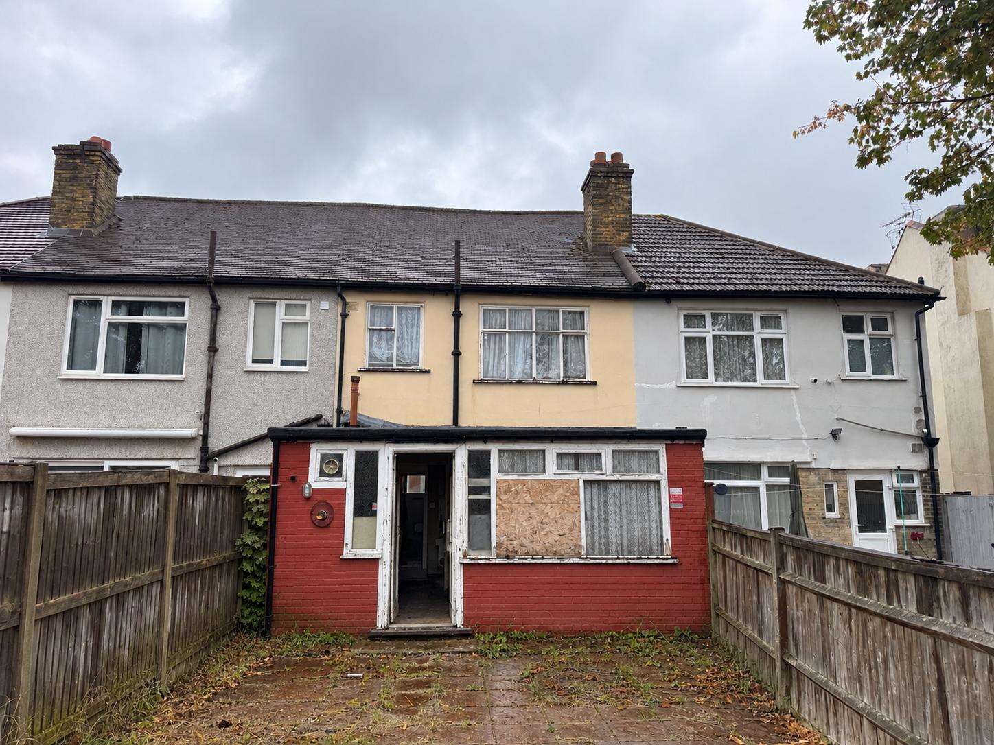 3 Bed house in Mitcham back garden Spencer Road, MItcham, CR4 1SJ