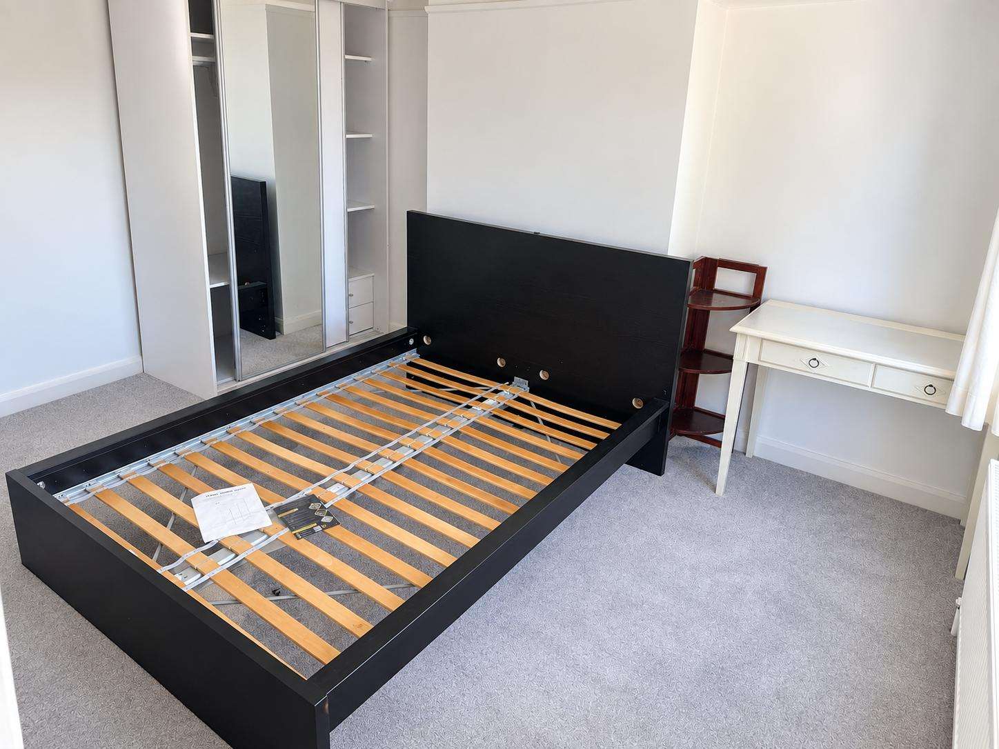 3 bedroom house in Morden Double Ensuite Room London Road, Morden SM4 5AT