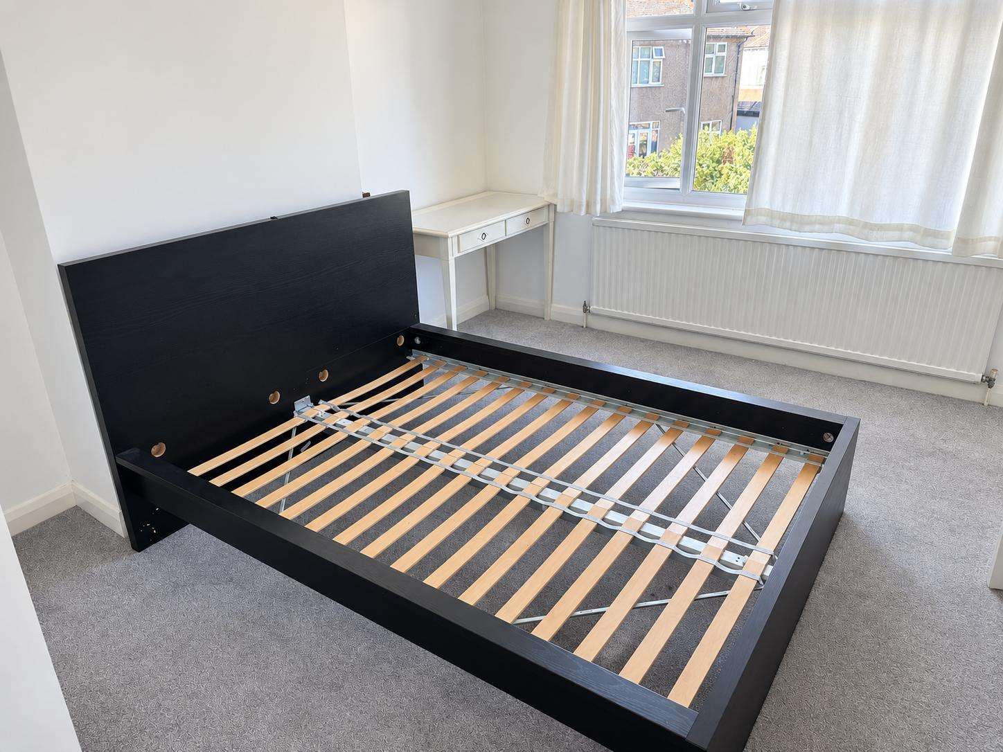 3 bedroom house in Morden Ensuite Double Room London Road, Morden SM4 5AT