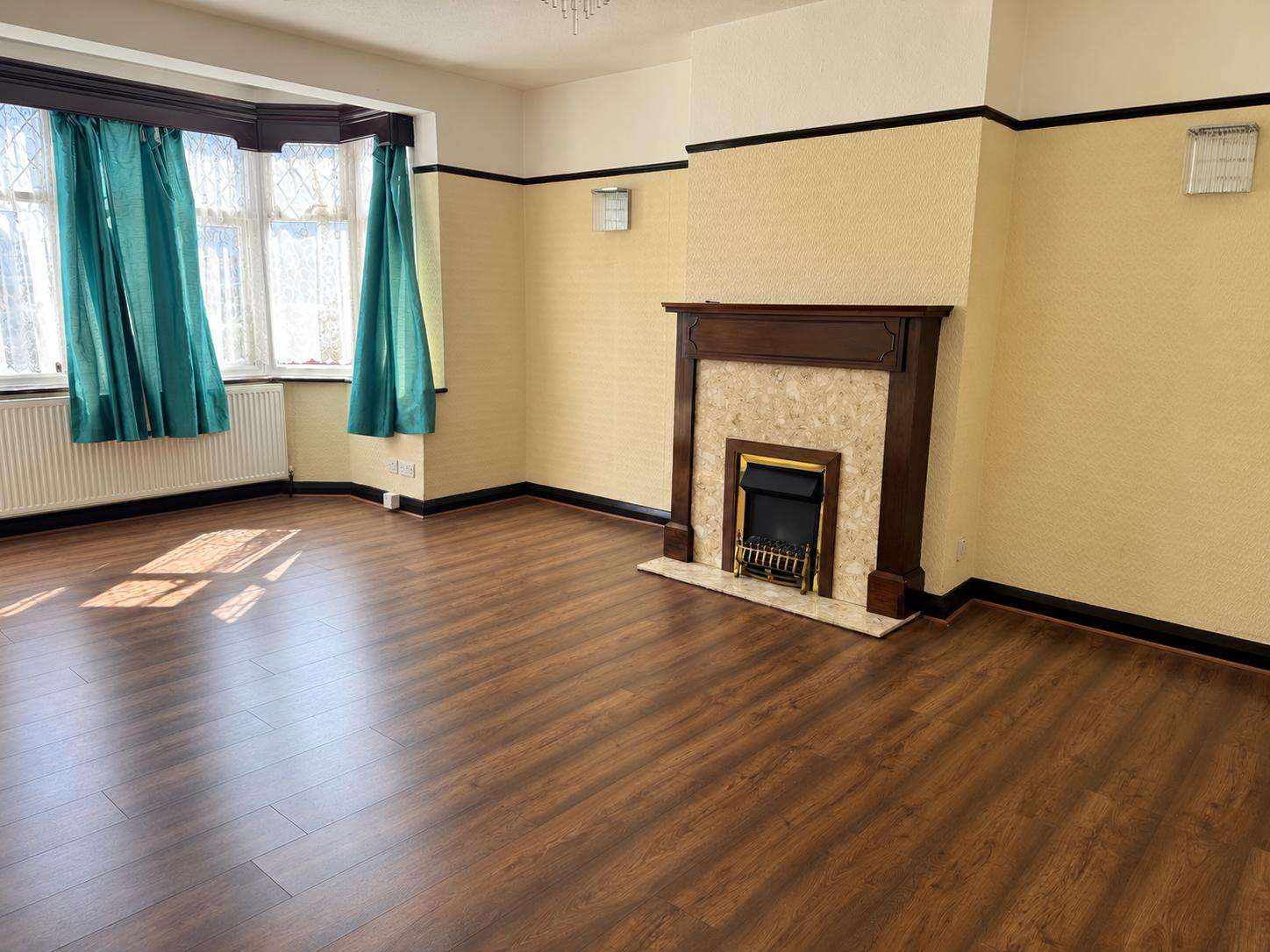 3 bedroom house in Morden First Reception Room London Road, Morden SM4 5AT