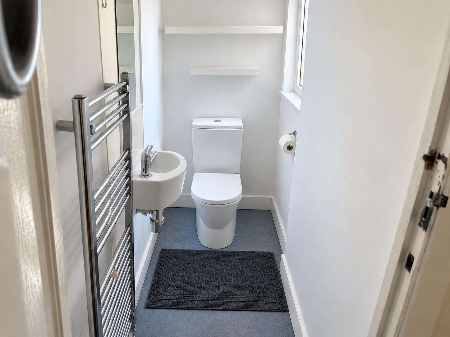 3 bedroom house in Morden Guest WC London Road, Morden SM4 5AT