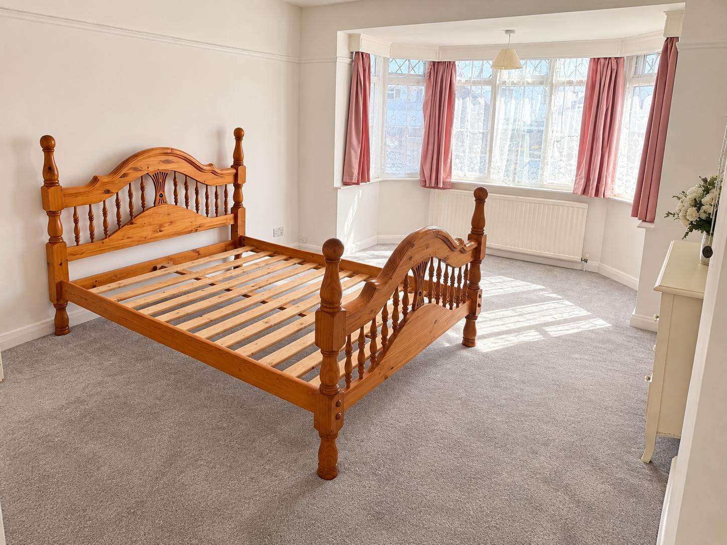 3 bedroom house in Morden Master Bedroom London Road, Morden SM4 5AT
