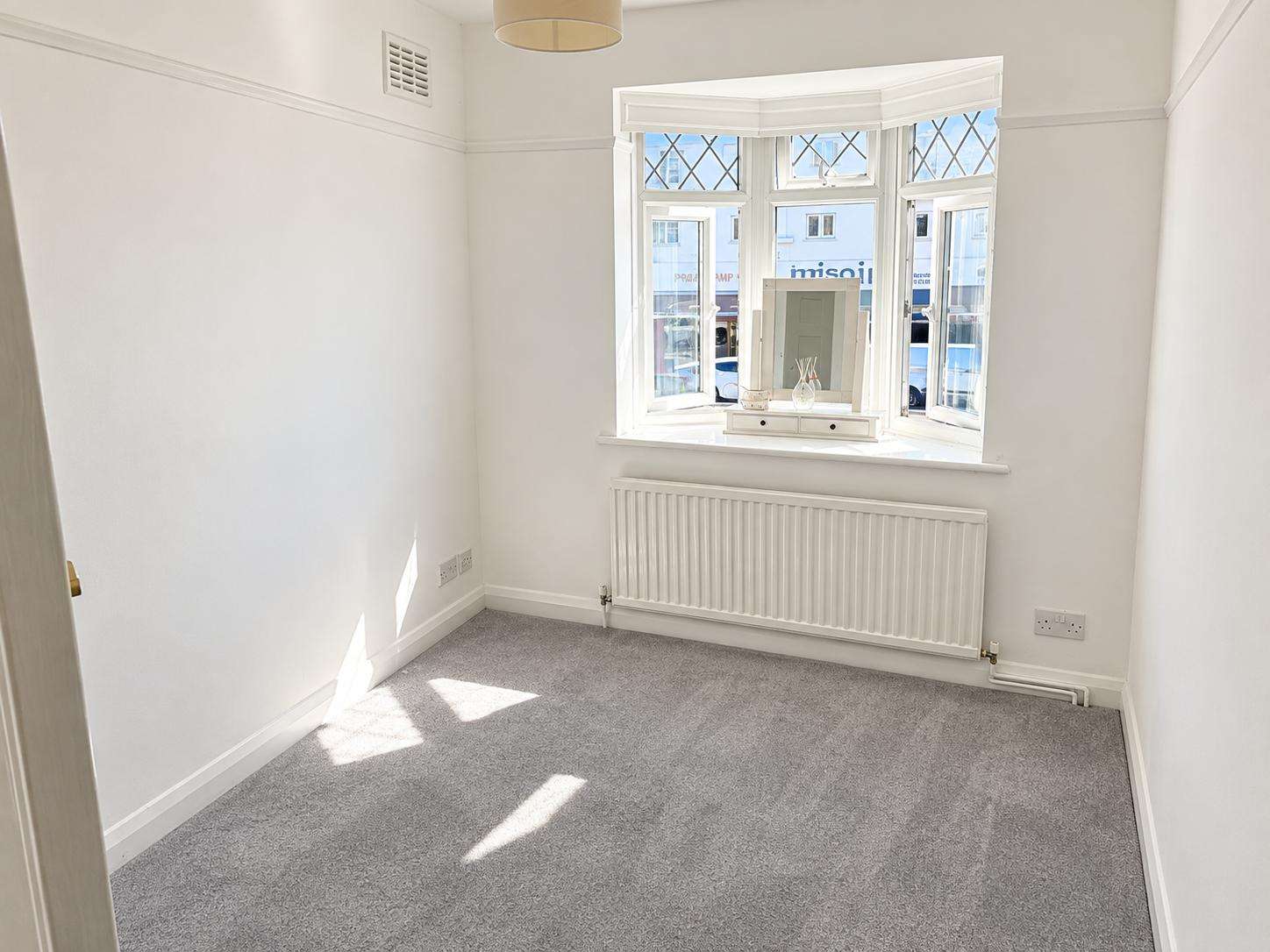 3 bedroom house in Morden Single Bedroom London Road, Morden SM4 5AT