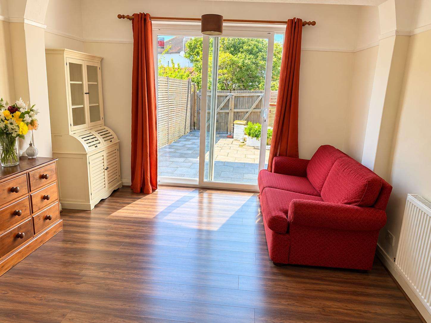 3 bedroom house in Morden second Reception London Road, Morden SM4 5AT